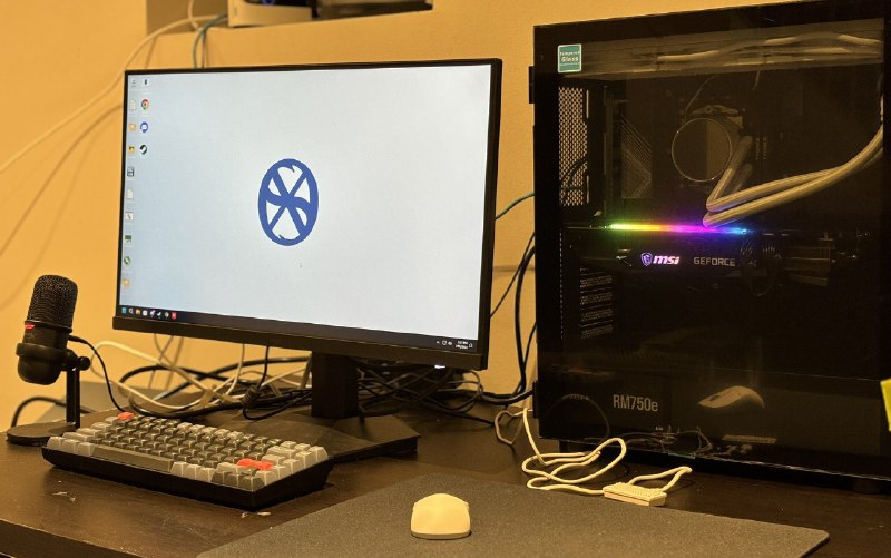 #Windows #操作系统✖️XOS - 一个适合日常使用的精简版 Windows 系统📄看了油管上的一些测评，好评还挺多的，其 Discord 频道有一万多人，数量已经算非常庞大了这种精简版的系统一般用于老电脑，我就在我的神舟K650D装了一个此前介绍过的 X-Lite ，体验比原版好很多官方 Discord官方原版：Windows11 | Windows10「XL镜像ST」汉化修复版（提取码:XLST）➡️已收录至「操作系统」📮投稿    📢频道    💬群聊    🔎索引